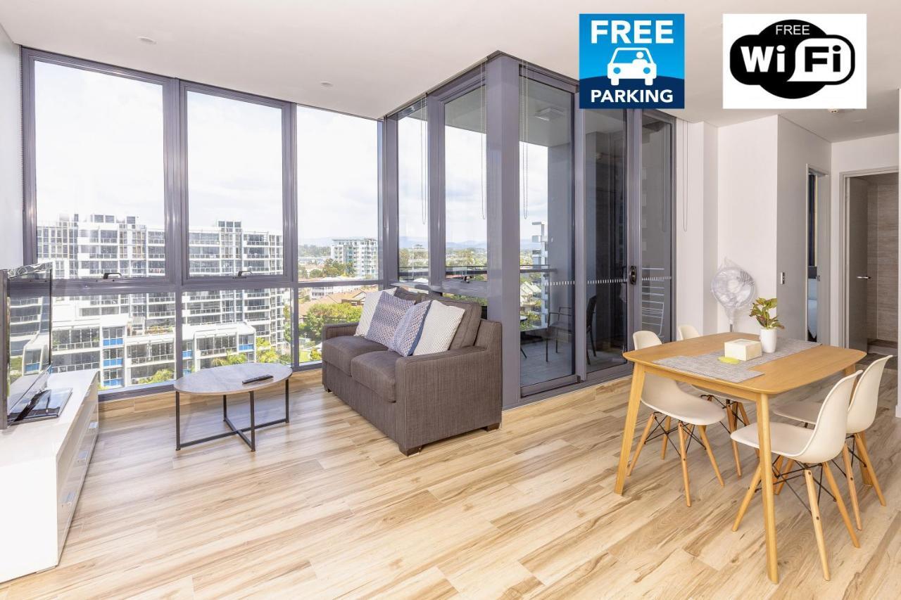 Luxury Modern In Southport With Facilities Apartment