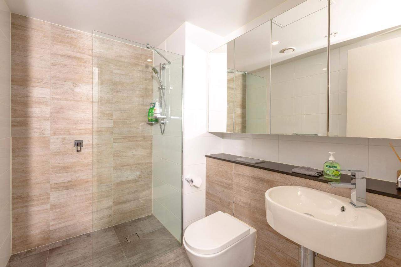 Apartment Luxury Modern In Southport With Facilities Gold Coast
